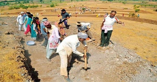 18 साल से रोजगार की ‘गारंटी’ सिर्फ ‘100’ दिन, 5 वर्ष में मजदूरी 53 रु. बढ़ी
