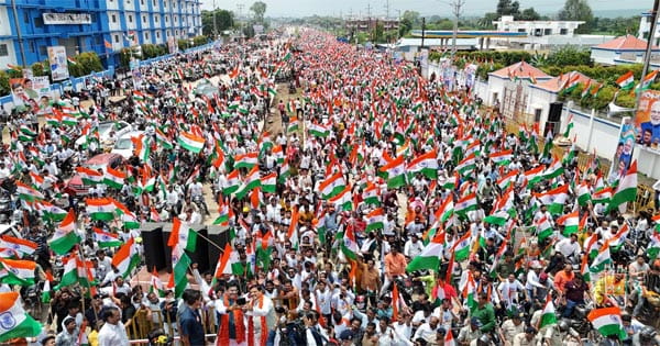 भोपाल में निकली 30 किमी लंबी तिरंगा यात्रा, CM डॉ. मोहन यादव हुए शामिल, कोलार से संत हिरदाराम नगर तक निकली यात्रा, देखें VIDEO