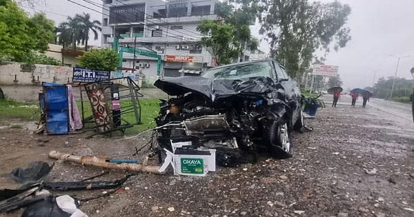 उत्तराखंड के रुद्रपुर में हादसा, कार और ई-रिक्शा में भीषण टक्कर, गर्भवती महिला समेत 4 की मौत