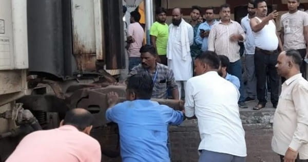 UP: 80 KM रफ्तार... बिजनौर में 2 हिस्सों में बंटी किसान एक्सप्रेस, 13 डिब्बे लेकर 4 किमी आगे निकला इंजन