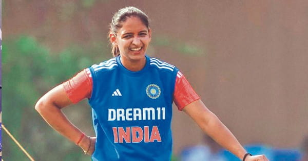 Harmanpreet Kaur Cricket Journey : वर्ल्ड कप में फिर महिला क्रिकेट टीम की कमान संभालेंगी हरमनप्रीत कौर, पंजाब के मोगा से निकली लड़की ने कैसे तय किया क्रिकेट का सफर