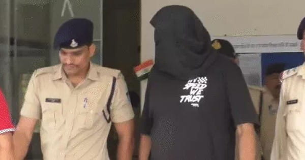 Bhopal News : रशियन गर्ल के चक्कर में फंसा भेल का रसिक अधिकारी, अश्लील वीडियो पड़ गए जेब पर भारी