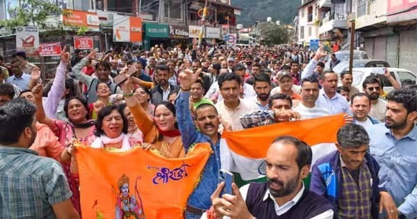 शिमला में मस्जिद के अवैध निर्माण को लेकर हिंदू संगठनों का विरोध प्रदर्शन, पुलिस ने किया लाठीचार्ज; चलाई वाटर कैनन