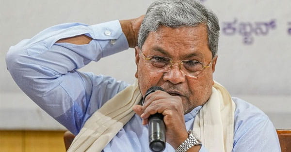 कर्नाटक के CM सिद्धारमैया पर चलेगा केस... जमीन घोटाले में नहीं मिली HC से राहत, कोर्ट ने कहा- राज्यपाल का FIR का आदेश सही