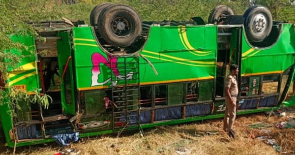 तमिलनाडु में बड़ा हादसा, मिनी बस पलटने से तीन स्कूली छात्रों समेत 4 की मौत, 14 घायल; CM स्टालिन ने मुआवजे का ऐलान किया