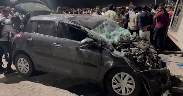 गुजरात में हादसा, 4 बच्चों समेत 7 लोगों की मौत : द्वारका-जामनगर हाईवे पर बस ने तोड़ा डिवाइडर, 3 गाड़ियों को मारी टक्कर