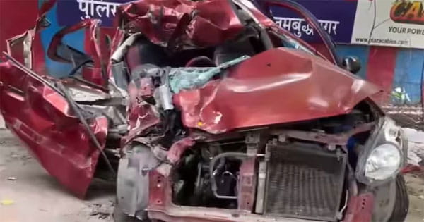 नोएडा में भीषण सड़क हादसा, तेज रफ्तार ट्रैक्टर से टकराई कार के उड़े परखच्चे, 4 की मौत