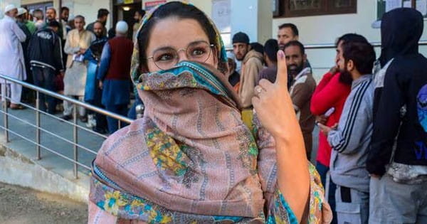 Jammu Kashmir Assembly Election 2024 : आखिरी चरण की 40 सीटों पर 65.65% वोटिंग, सांबा में सबसे ज्यादा वोट डले