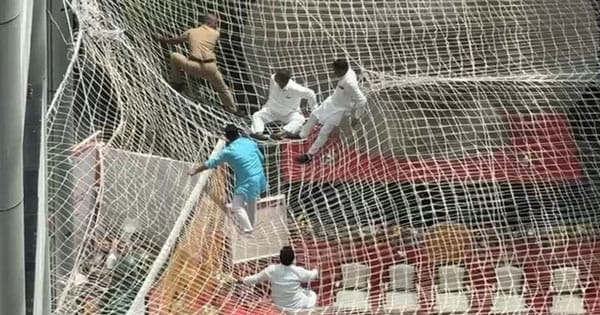 मंत्रालय की तीसरी मंजिल से कूदे महाराष्ट्र के डिप्टी स्पीकर, सुरक्षा जाली पर अटके, धनगर समुदाय को ST आरक्षण में शामिल करने का विरोध