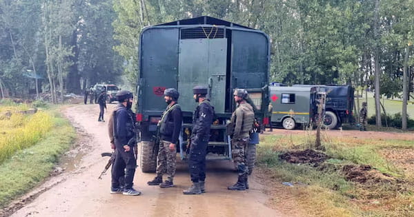 जम्मू-कश्मीर के कुपवाड़ा में एनकाउंटर : LoC पर घुसपैठ की कोशिश कर रहे 2 आतंकी ढेर, बड़ी संख्या में हथियार और गोला-बारूद बरामद