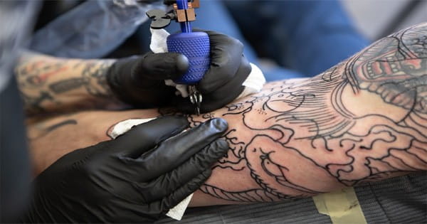 Tattoo Tips : क्या आपको भी है टैटू बनवाने का शौक, तो गलती से भी न करें ये काम