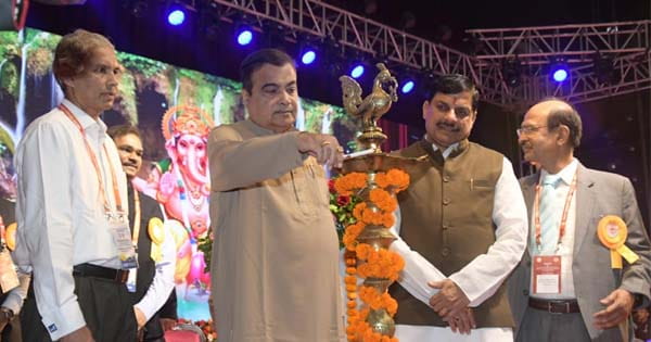 सड़क और पुल निर्माण की नई तकनीकों पर सेमिनार, केंद्रीय मंत्री नितिल गडकरी बोले- ‘वेस्ट' से बनाएं ‘वेल्थ‘, वैकल्पिक ईंधन कम करेंगे लागत