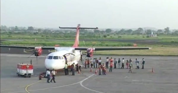 Indore News : दिल्ली से इंदौर आ रही फ्लाइट को मिली बम से उड़ाने की धमकी, एरोड्रम पुलिस जांच में जुटी