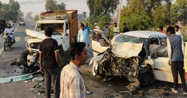 Rajasthan Road Accident : कार और पिकअप वाहन की टक्कर, पिता-बेटे सहित तीन लोगों की मौत