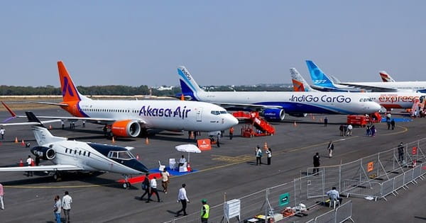 Flight Bomb Threat : देश में 50 विमानों में बम होने की धमकी मिली, इंडिगो-विस्तारा और अकासा की उड़ानें प्रभावित