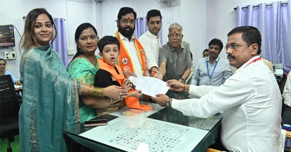 महाराष्ट्र विधानसभा चुनाव : सीएम एकनाथ शिंदे ने कोपरी-पचपखाड़ी विधानसभा सीट से नामांकन भरा, बारामती से डिप्टी CM अजित पवार का नॉमिनेशन