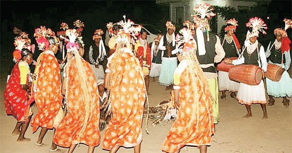गांव में न हो अनहोनी, इसलिए सदियों से एक दिन पहले मना लेते हैं दिवाली