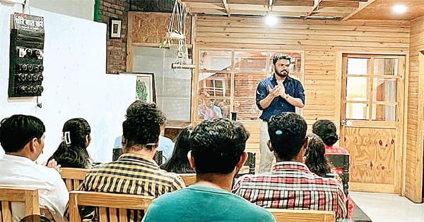 जॉब मार्केट ही नहीं, रिश्तों में सक्सेस के लिए भी सॉफ्ट स्किल्स निखारना जरूरी