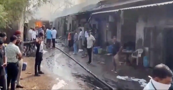 गुजरात : नवसारी में गोदाम में लगी आग, 3 मजदूरों की मौत, 3 घायल