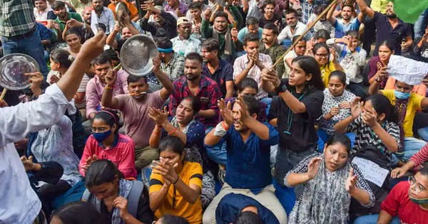 UPPSC Protest : प्रयागराज में 5वें दिन भी छात्रों का आंदोलन जारी, डिमांड्स मान लेने के बाद अब क्या चाहते हैं अभ्यर्थी ?