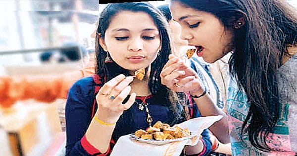 सोडियम इंटेक और ट्रांस फैट से बचने हफ्ते में एक ही बार खाएं फास्ट फूड