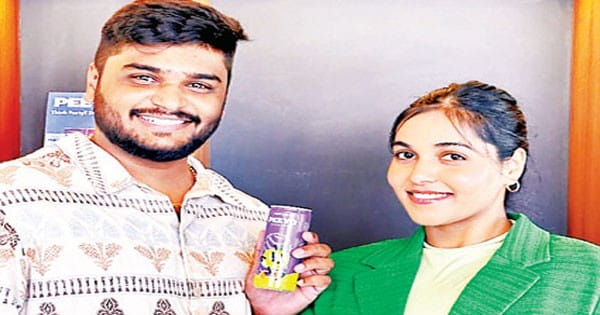 फलों के रस से तैयार किया सॉफ्ट ड्रिंक, भाई-बहन कमा रहे लाखों रुपए