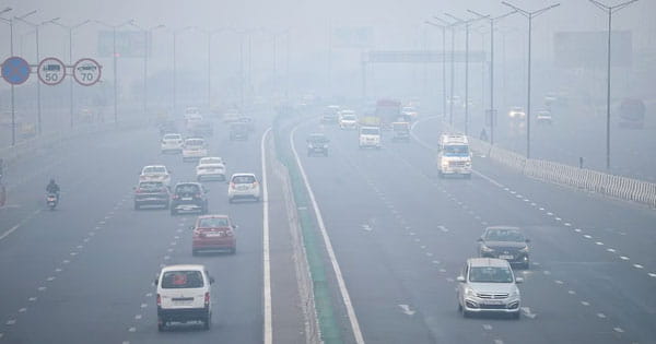 Delhi Pollution: दिल्ली-NCR की हवा में घुला जहर... GRAP-4 लागू, स्कूलों से लेकर कंस्ट्रक्शन वर्क तक जानें क्या खुला और बंद रहेगा