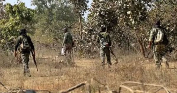 छत्तीसगढ़ : सुकमा में जवानों-नक्सलियों के बीच मुठभेड़, 10 नक्सली ढेर, ऑटोमैटिक समेत कई हथियार बरामद