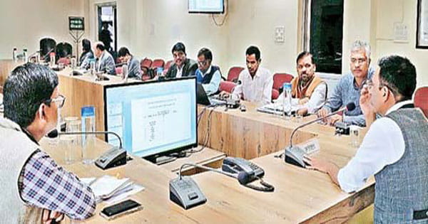 आदिवासी गांवों में सड़क, पानी और बिजली नहीं, अधूरे पड़े आंगनबाड़ी केंद्र
