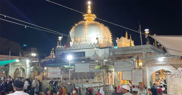 अजमेर दरगाह में शिव मंदिर होने का दावा, कोर्ट में केस दायर किया
