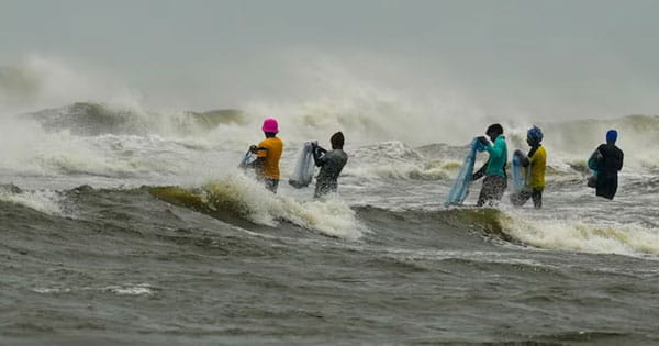 Cyclone Fengal : आज पुडुचेरी और तमिलनाडु से टकराएगा तूफान फेंगल, 90kmph की रफ्तार से चलेंगी हवाएं; स्कूल-कॉलेज बंद