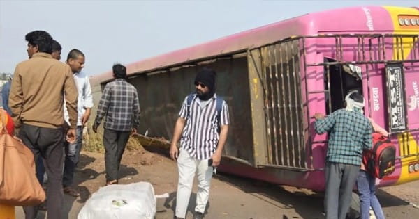 Khargone News : अनियंत्रित होकर पलटी यात्री बस, बच्चे समेत 4 की मौत, 20 से ज्यादा घायल, खरगोन से आलीराजपुर जा रही थी बस