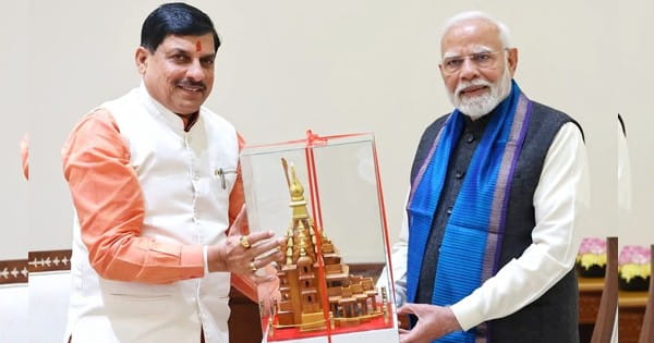 CM डॉ. मोहन यादव ने PM मोदी से की मुलाकात, ग्लोबल इन्वेस्टर्स समिट और केन-बेतवा प्रोजेक्ट के शुभारंभ के लिए किया आमंत्रित