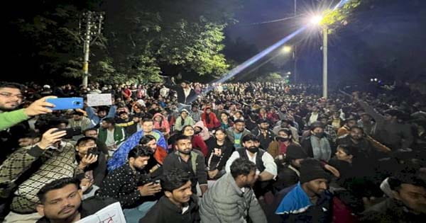 70 घंटे बाद खत्म हुआ MPPSC के छात्रों का प्रदर्शन, अपनी मांगों को लेकर सीएम डॉ. मोहन यादव से भोपाल में मिलेंगे स्टूडेंट