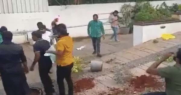 अल्लू अर्जुन के हैदराबाद स्थित घर पर तोड़फोड़, संध्या थिएटर मामले में मृतक महिला को 1 करोड़ रूपए देने की मांग कर रहे आरोपी