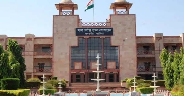 शहर के ‘धार्मिक’ होने के आधार पर स्लॉटर हाउस की अनुमति न देना अस्वीकार्य, केवल 100 मीटर का दायरा माना जाएगा पवित्र : एमपी हाई कोर्ट