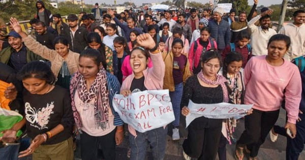 BPSC Protest : कैंडिडेट्स के समर्थन में लेफ्ट-RJD ने रोकी ट्रेन, समस्तीपुर में सड़क जाम; परीक्षा दोबारा कराने की मांग