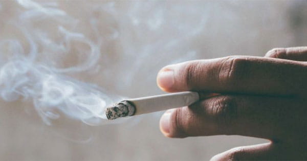 जिंदगी के 20 मिनट कम कर देती है एक सिगरेट, महिलाओं के लिए भी खतरनाक