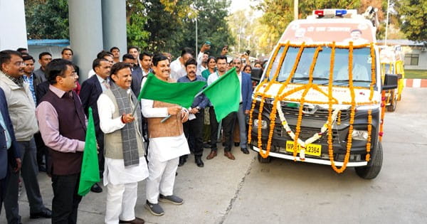CM डॉ. मोहन यादव ने 66 मोबाइल मेडिकल यूनिट को हरी झंडी दिखाकर किया रवाना, 21 जिलों में मिलेगी स्वास्थ्य सुविधा