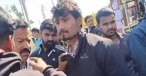 इंदौर में लव जिहाद : सस्ते मोबाइल दिलाने का झांसा देकर करता था लड़कियों से दोस्ती,  मिले 100 से ज्यादा नंबर