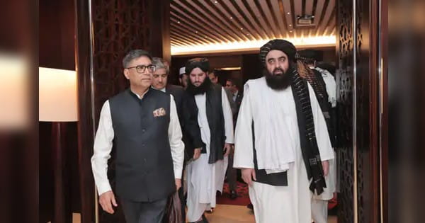 दुबई में भारतीय विदेश सचिव और तालिबान सरकार के विदेश मंत्री के बीच हुई बैठक, दोनों देशों के संबंधों को बेहतर बनाने पर जोर