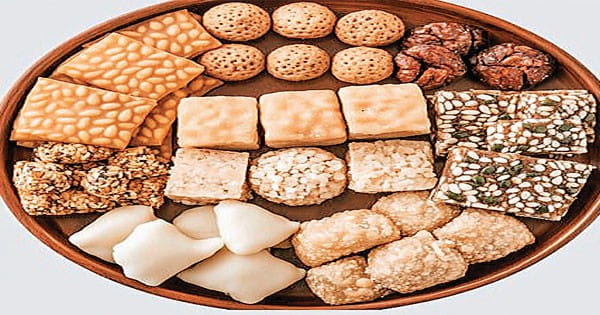 मकर संक्रांति के लिए आई पंजाब की तिल भुग्गा और काजू गजक