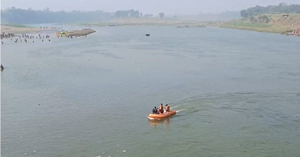 नरसिंहपुर : मकर संक्रांति पर नर्मदा नदी में स्नान करने आया युवक डूबा, तलाश जारी