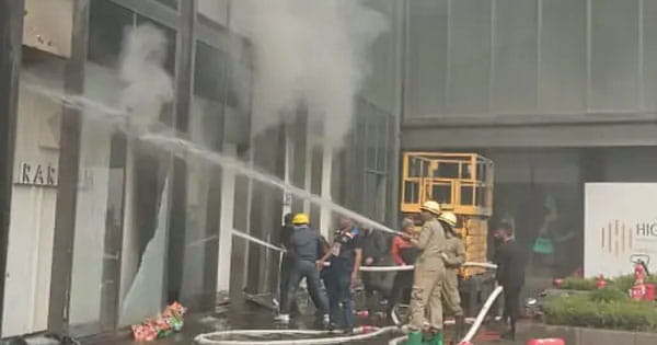Indore News : शॉपिंग मॉल में लगी आग, कपड़ों की दुकान में दो करोड़ रुपए का माल खाक, कर्मचारियों ने सुबह देखा धुआं