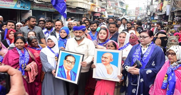 भोपाल : महू में राहुल गांधी की रैली के लिए जनजागरण, विधायक आरिफ मसूद के नेतृत्व में निकाली गई पदयात्रा
