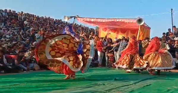 छतरपुर : पांच दिवसीय बूढ़ा बांध मेले का बुंदेली राई नृत्य के साथ हुआ समापन, अंजली कुशवाहा और परशुराम अवस्थी सम्मानित