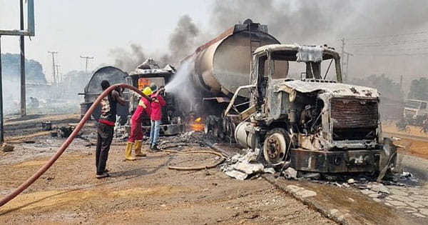 Nigeria Blast Update : गैसोलीन टैंकर में विस्फोट होने से अब तक 86 लोगों की मौत, बढ़ सकती है मृतकों की संख्या!