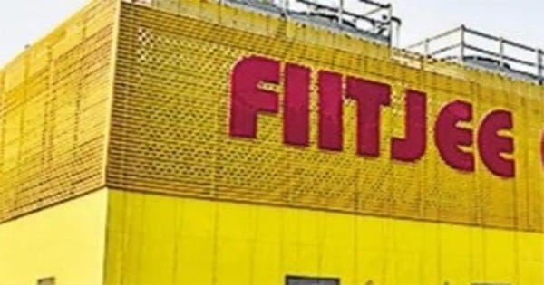 FIITJEE के मालिक समेत 12 पर केस दर्ज, बिना किसी सूचना के बंद हुए कई सेंटर