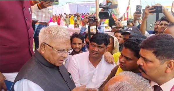 राज्यपाल मंगू भाई पटेल ने छिमक गांव में 32 हितग्राहियों को दिया पशुधन, बच्चों की पढ़ाई पर भी दिया जोर