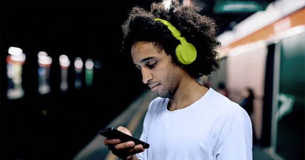Noise Cancellation हेडफोन से निकलने वाली आवाज पर स्पेशलिस्ट ने दी चेतावनी, हो सकती है हियरिंग लॉस जैसी समस्याएं 